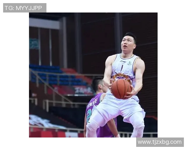 李根的篮球之路：从少年梦想到职业生涯的辉煌与挑战