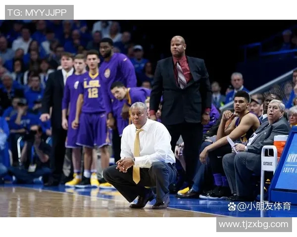 季后赛激战尼克斯对决热火双方争夺总冠军席位的精彩瞬间回顾