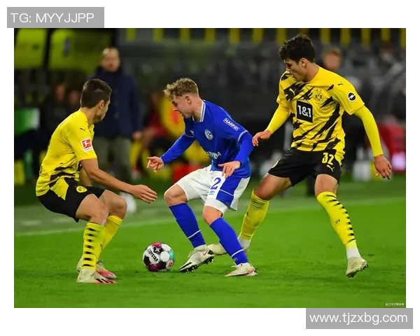 库里科与智力大学的精彩对决揭示足球战术与团队合作的完美结合